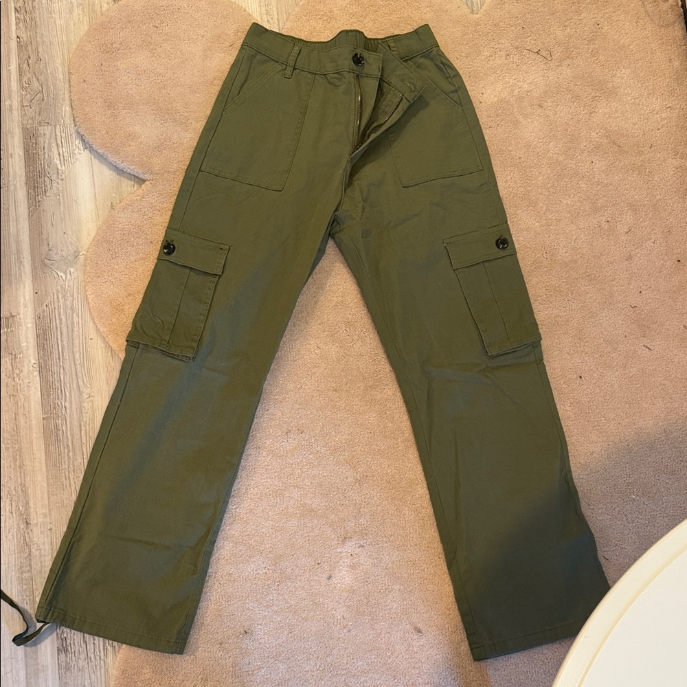 Army green cargo pants